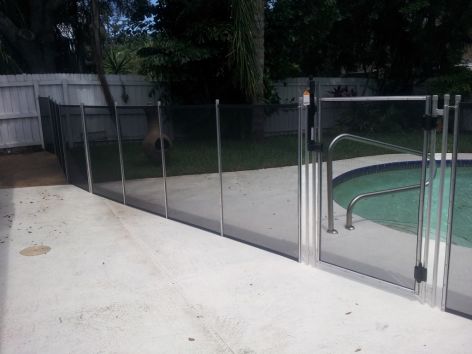 Silver-finish Pool Barrier in Largo